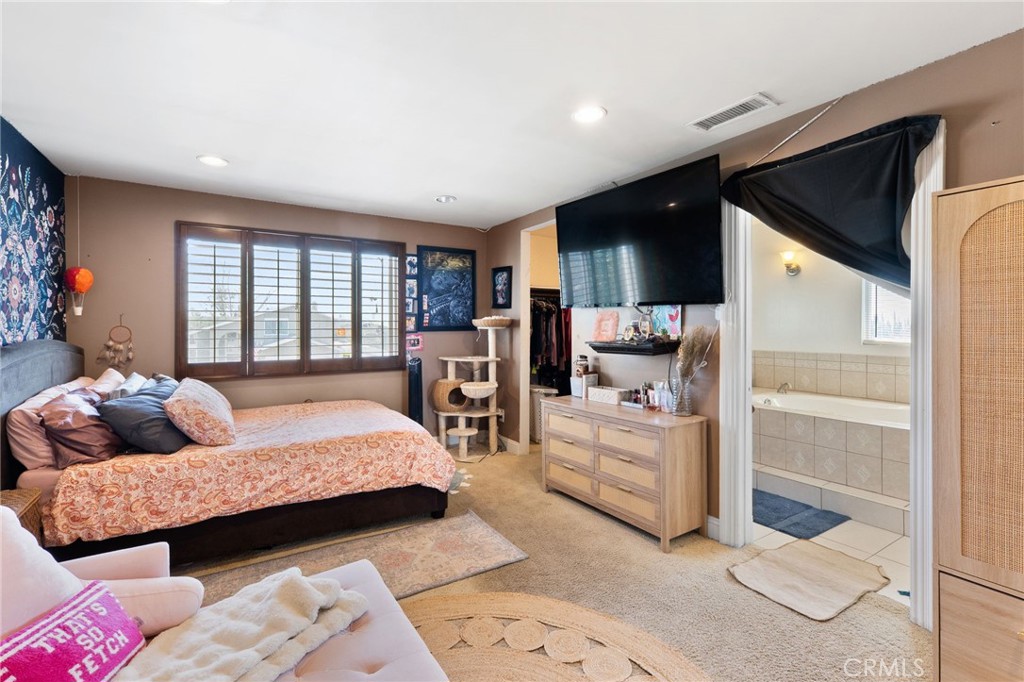 6770 Berkshire Property Photo 24