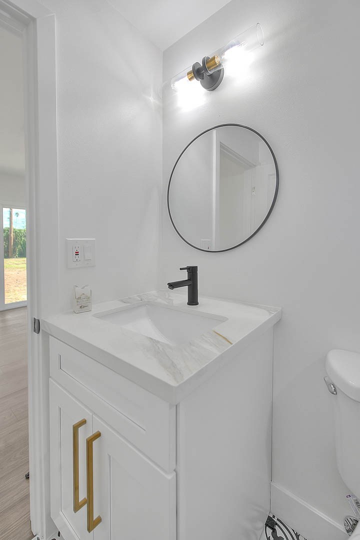 4472 Forest St. Property Photo 10