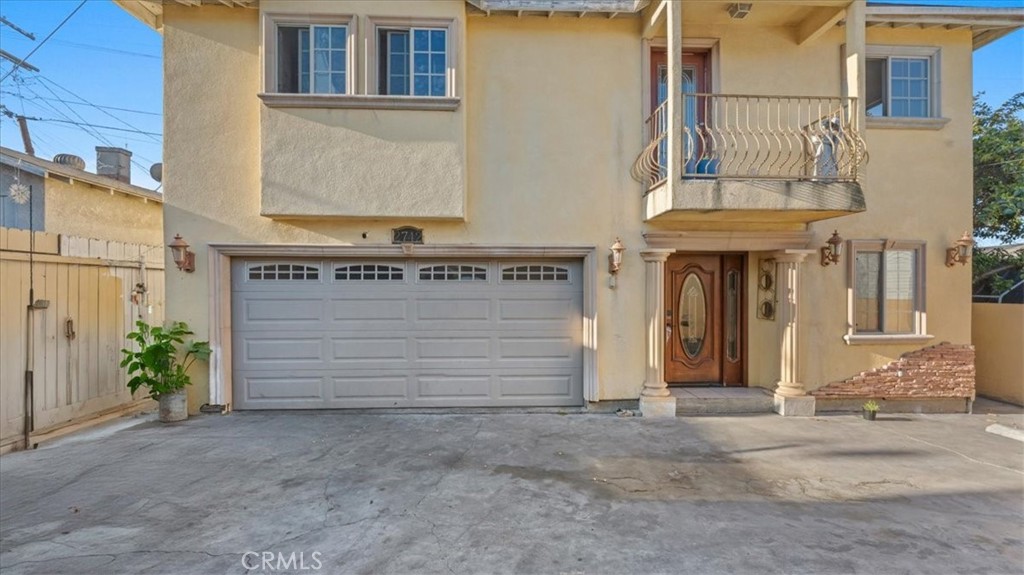2740 Fairmount Property Photo 2