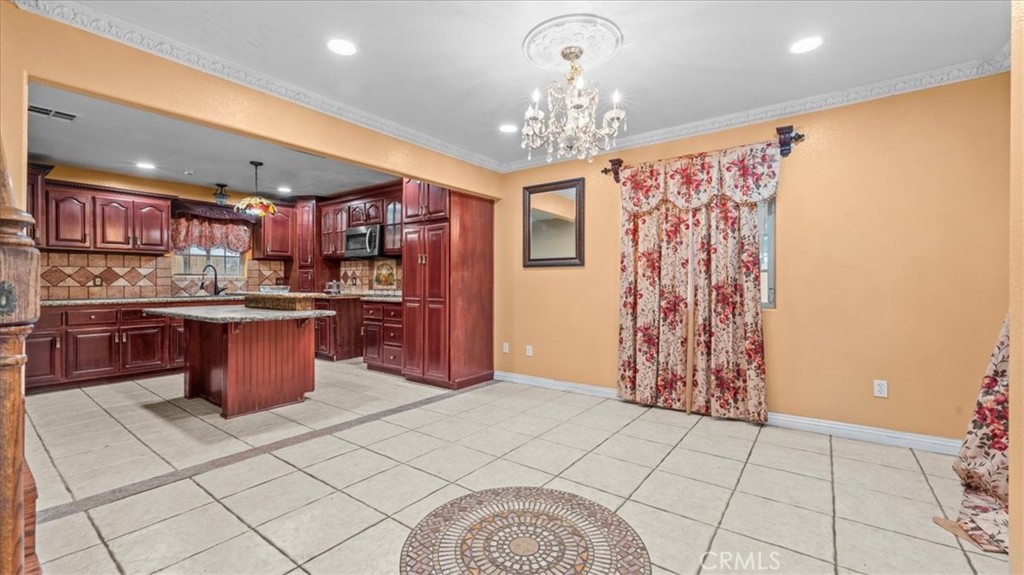 2740 Fairmount Property Photo 5