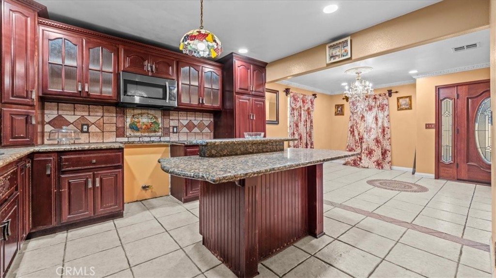 2740 Fairmount Property Photo 7