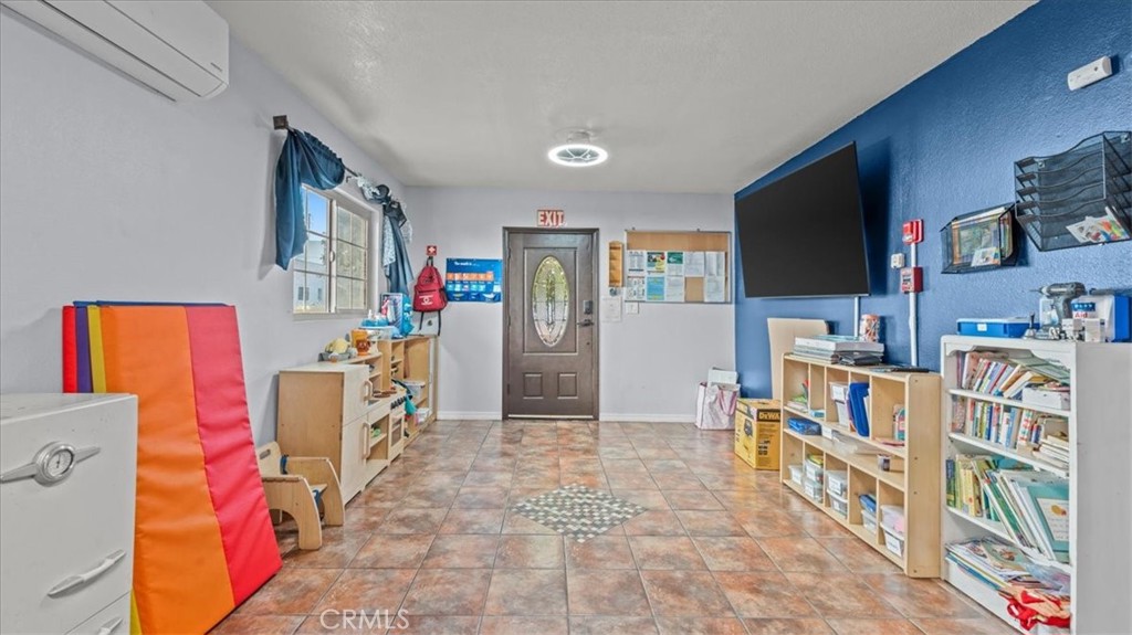 2740 Fairmount Property Photo 17