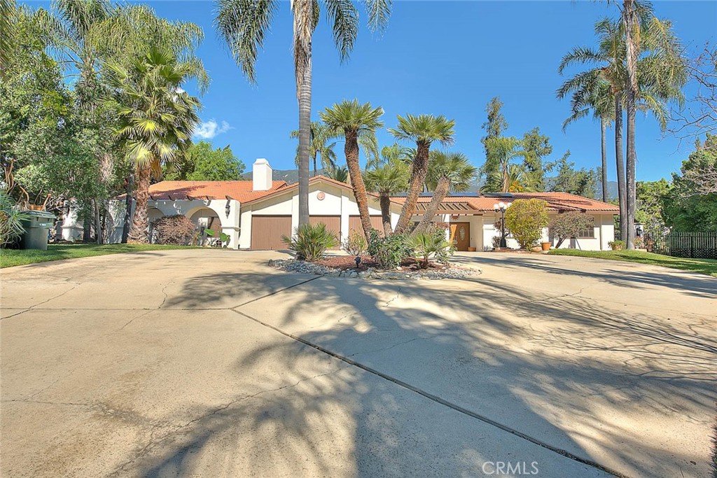 9828 Flying Mane Property Photo 3