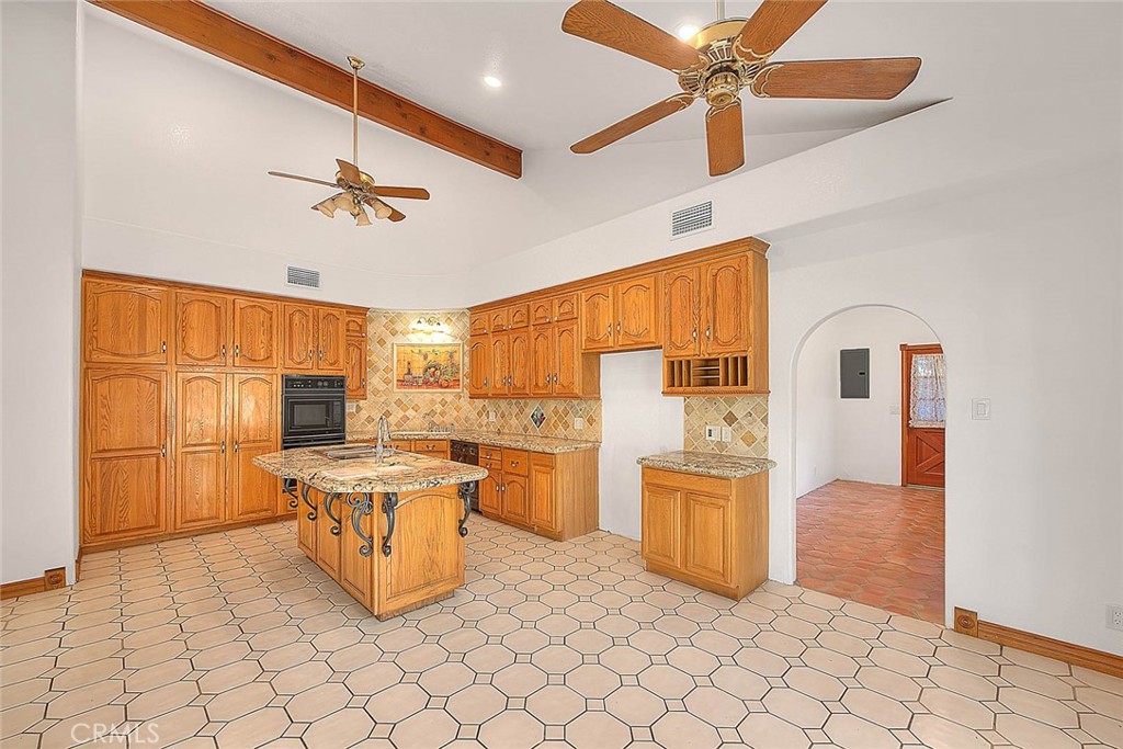 9828 Flying Mane Property Photo 18