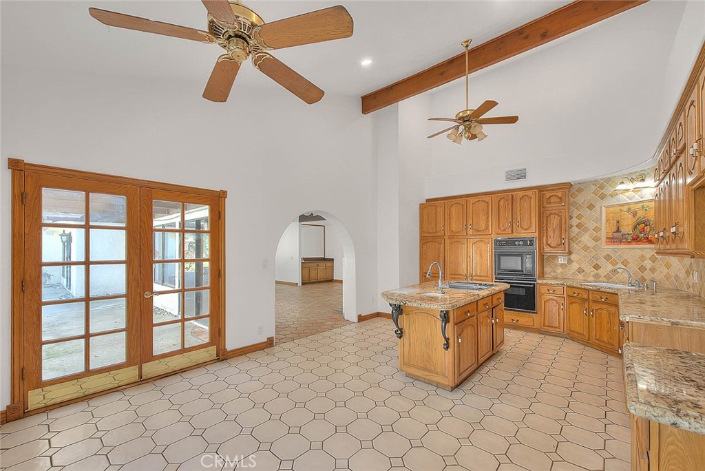 9828 Flying Mane Property Photo 22