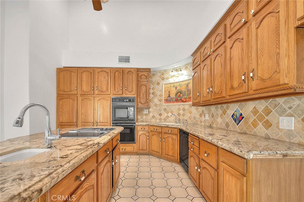 9828 Flying Mane Property Photo 23