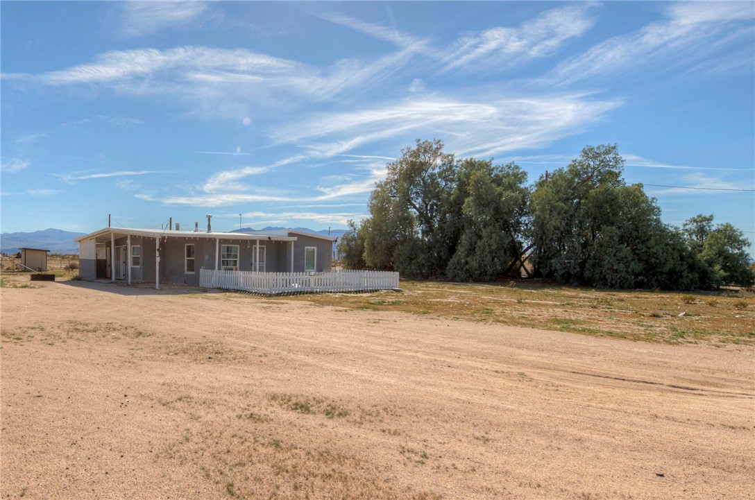 47631 Valley Center Property Photo 4
