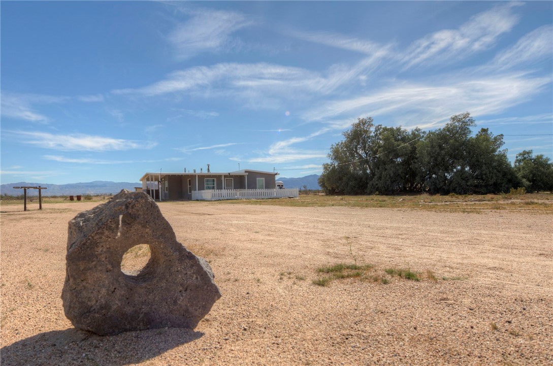 47631 Valley Center Property Photo 5