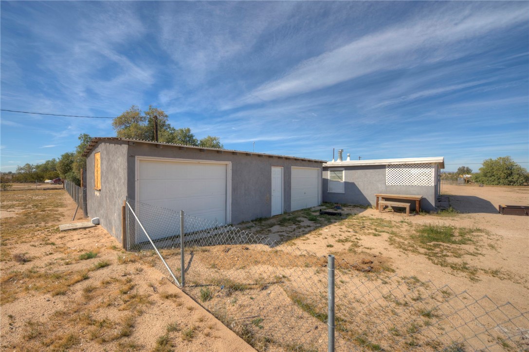 47631 Valley Center Property Photo 6
