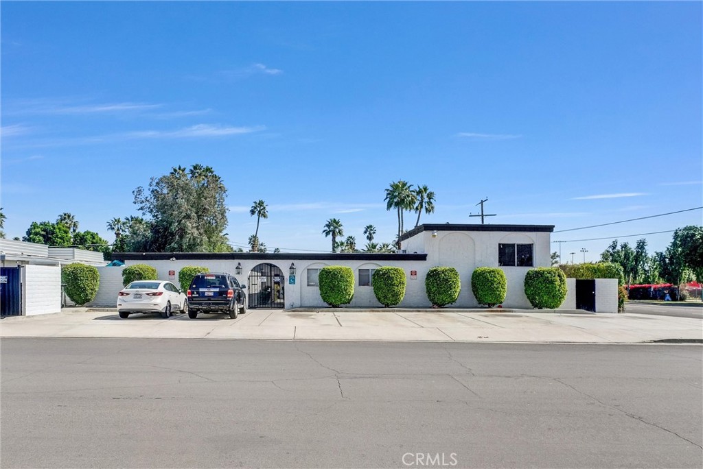 1900 E Baristo Road Property Photo 2