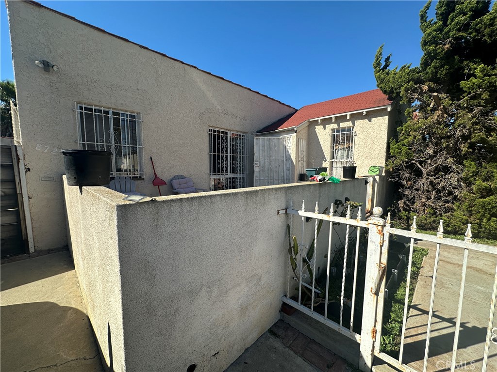 8725 S Denker Property Photo 2