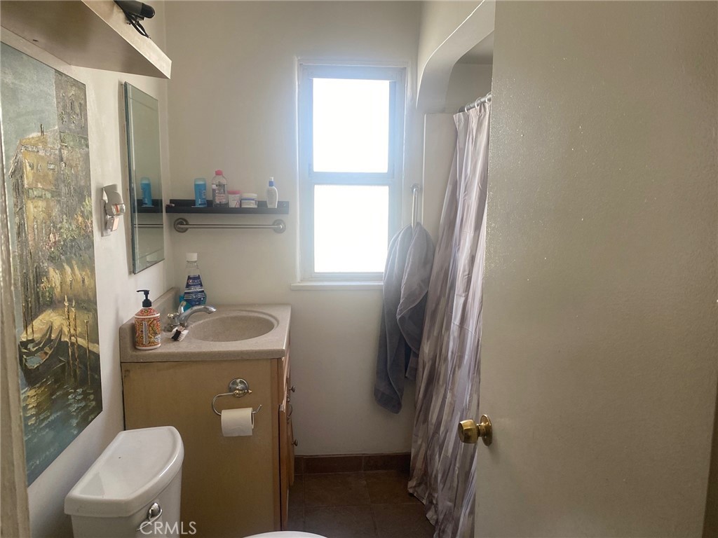8725 S Denker Property Photo 6