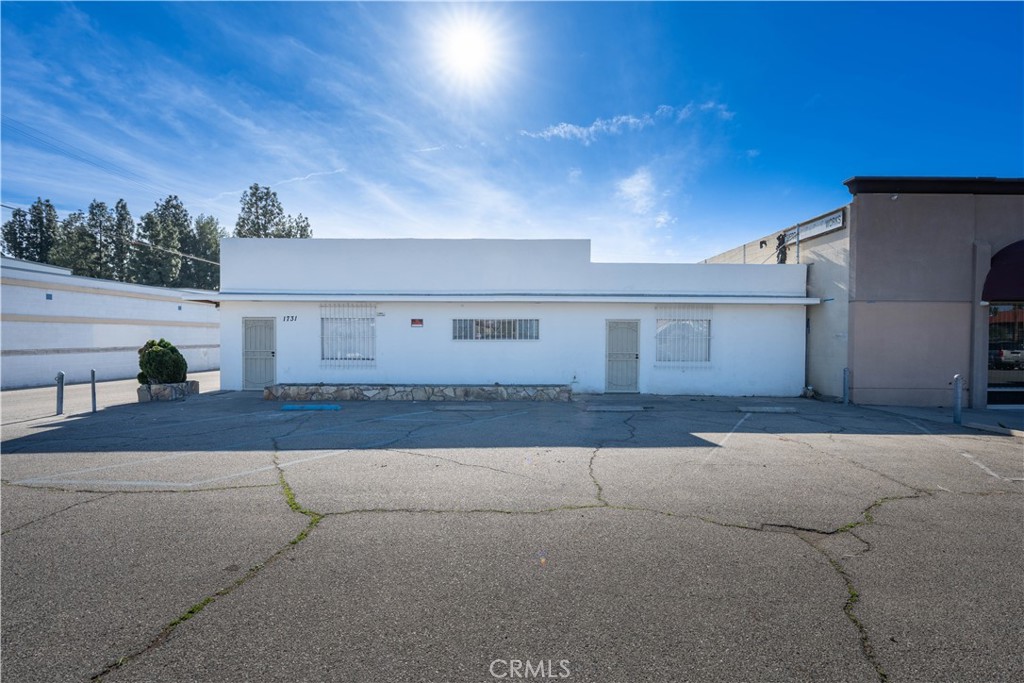 1731 E Highland Avenue Property Photo 1
