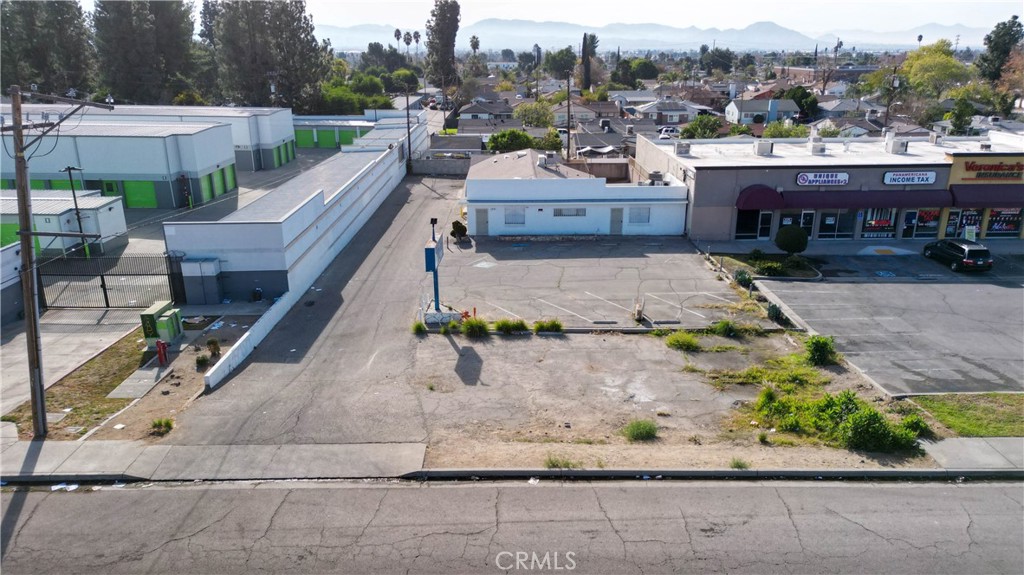 1731 E Highland Avenue Property Photo 4