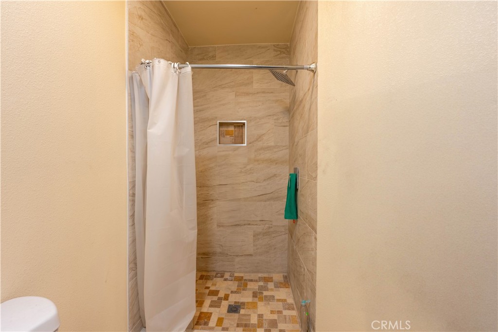 1731 E Highland Avenue Property Photo 18