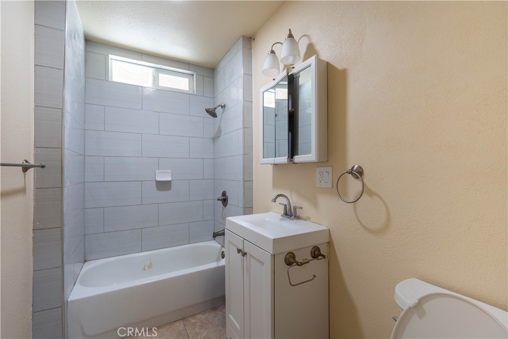 1731 E Highland Avenue Property Photo 24