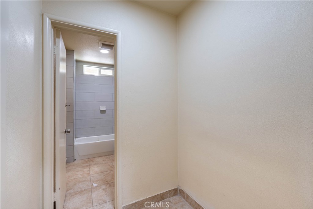 1731 E Highland Avenue Property Photo 27