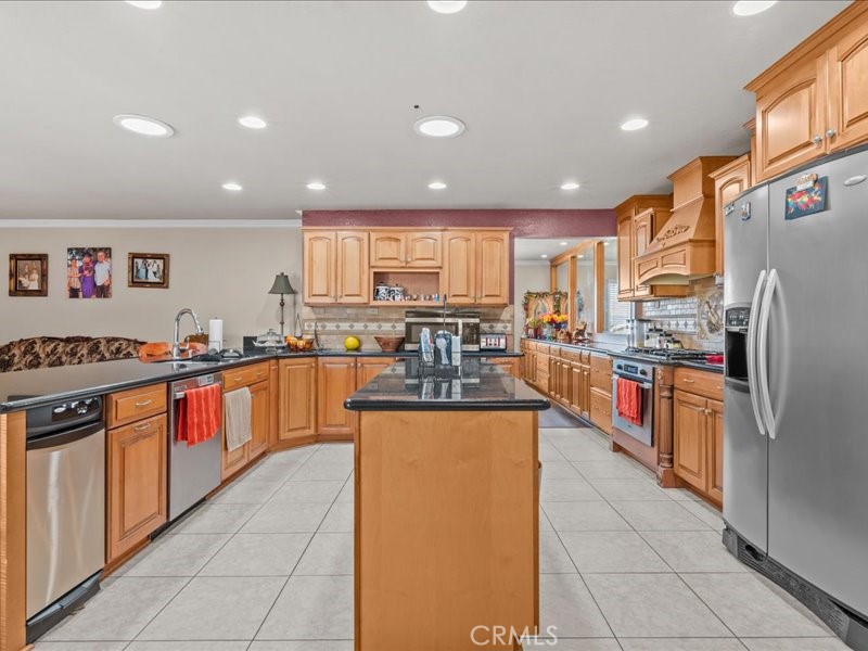 12848 Autumn Leaves Property Photo 5