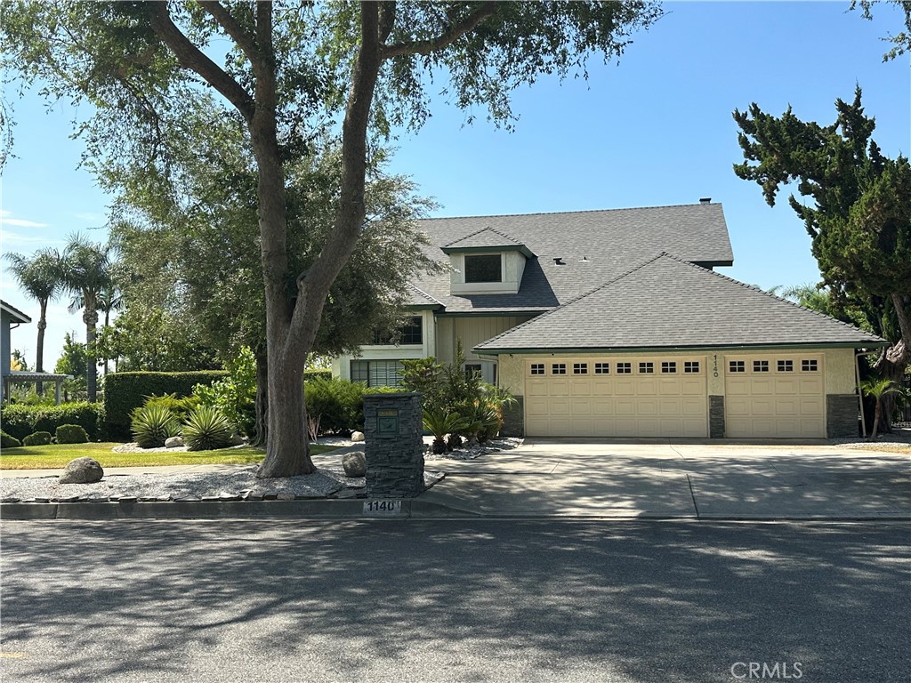 1140 W 22nd Property Photo 5