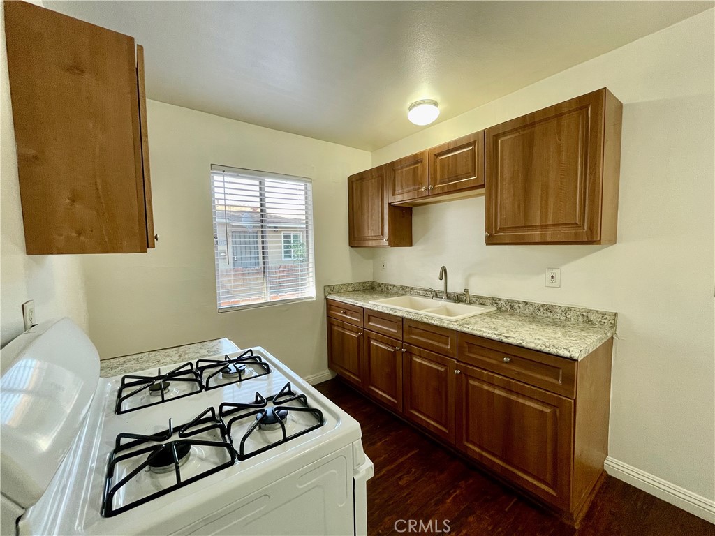 935 E Route 66 Property Photo 6