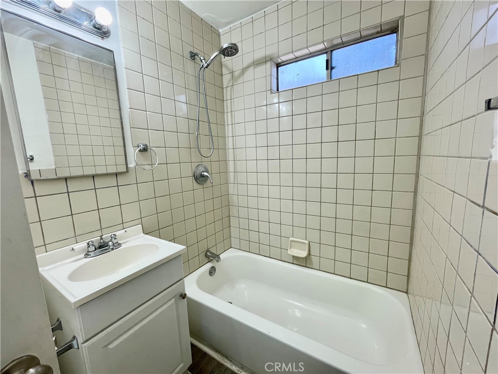 935 E Route 66 Property Photo 9