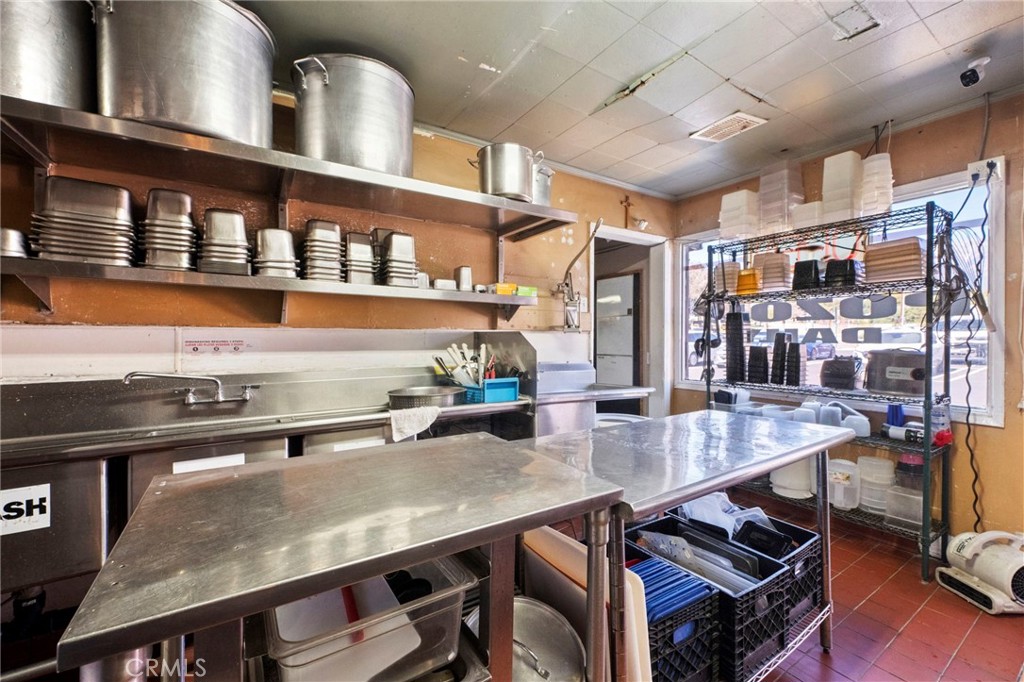 8111 Foothill Boulevard Property Photo 23
