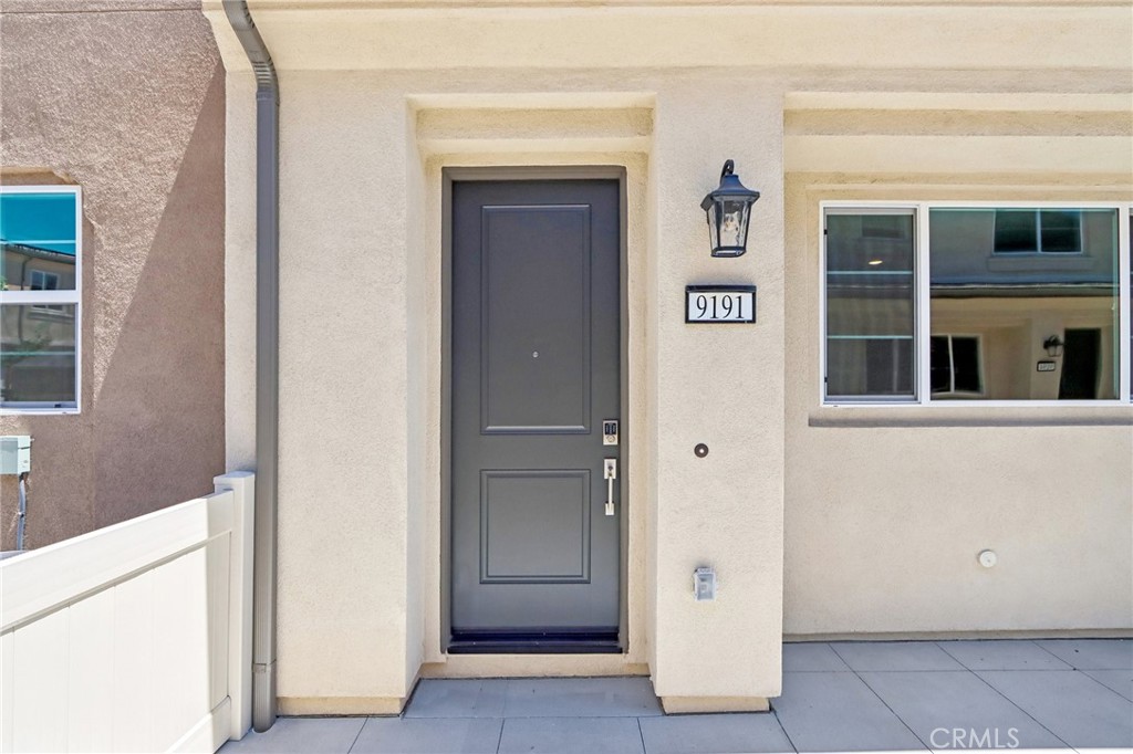 9191 Waverly Lane Property Photo 1