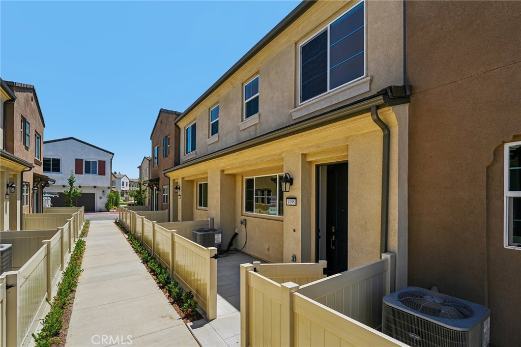 9195 Waverly Lane Property Photo 1
