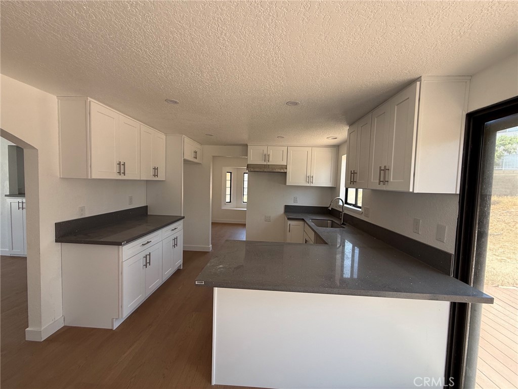 12780 Amberwood Property Photo 4