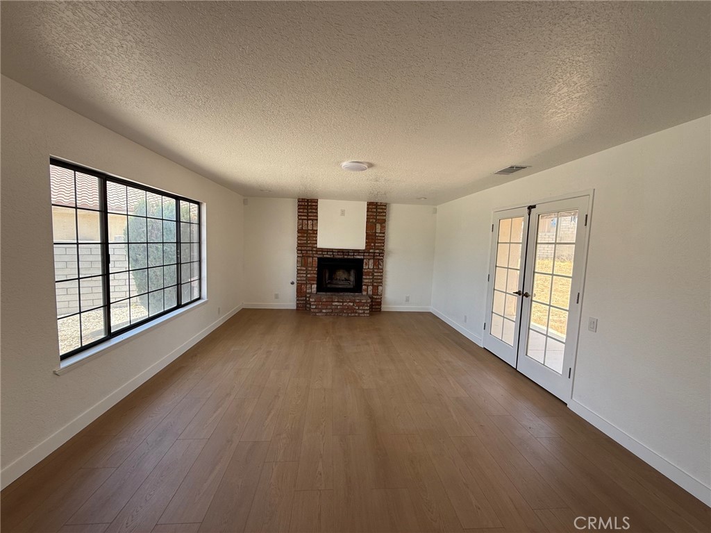 12780 Amberwood Property Photo 7