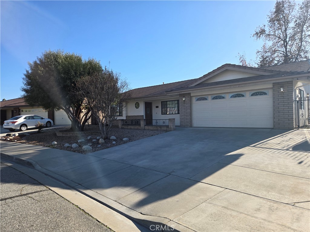 727 Chardonnay Place Property Photo 2