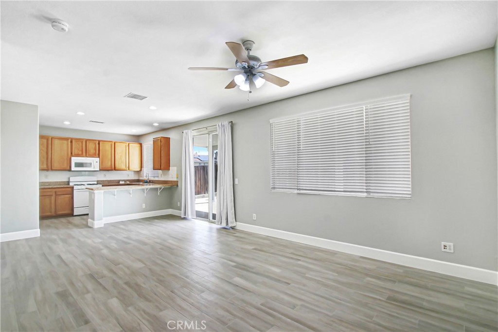 11841 Gage Property Photo 4