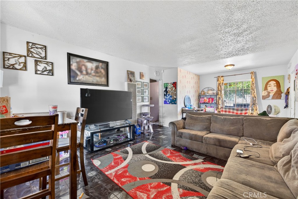 705 S Thorson Avenue Property Photo 3