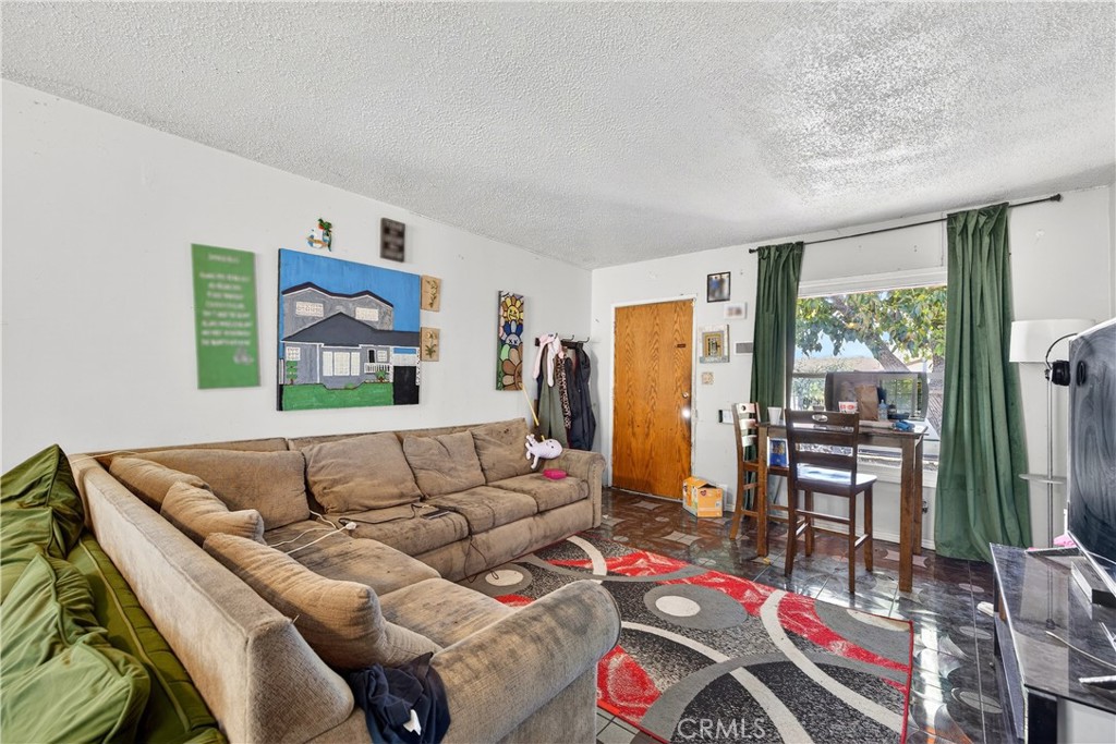 705 S Thorson Avenue Property Photo 4