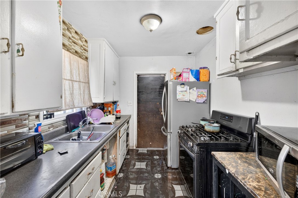 705 S Thorson Avenue Property Photo 7