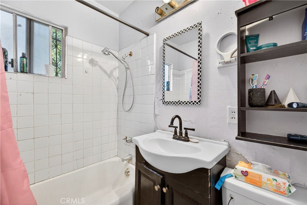 705 S Thorson Avenue Property Photo 9