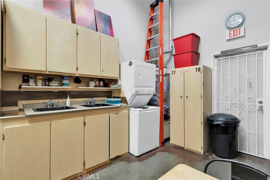 12044 Dunia Road B Property Photo 21