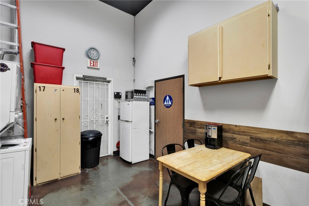 12044 Dunia Road B Property Photo 22
