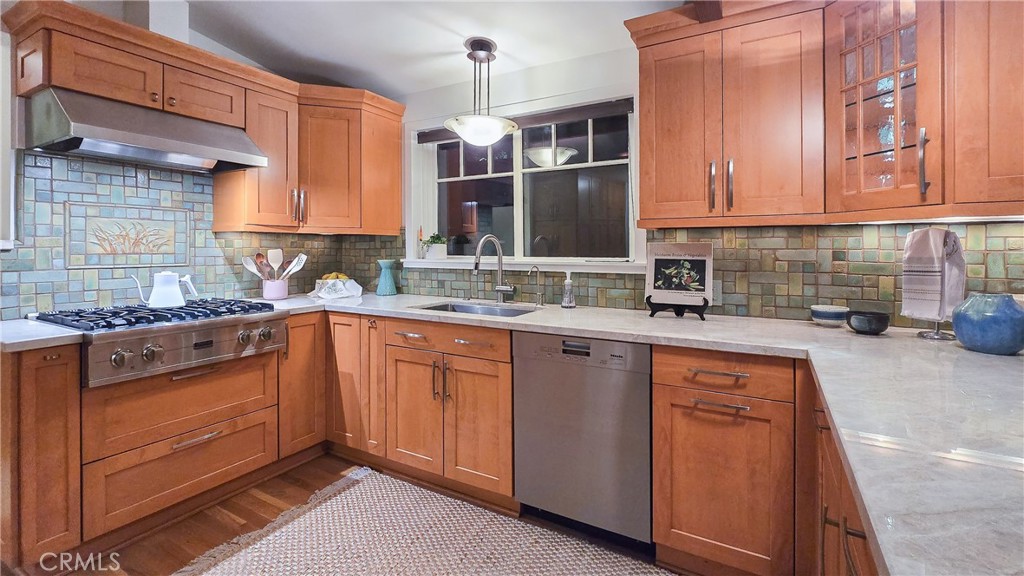 11064 Plainview Property Photo 6