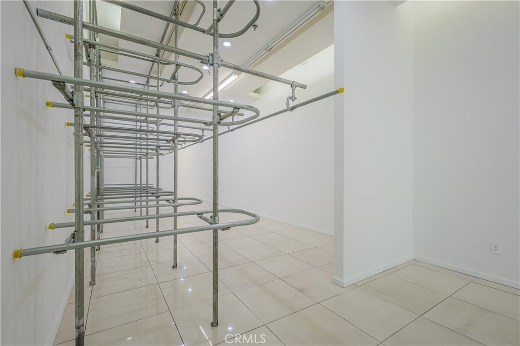 1212 S San Pedro Property Photo 3