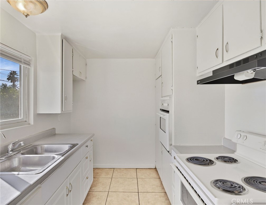2032 W Linden Property Photo 55