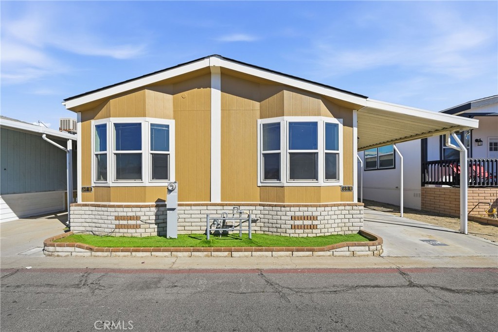 17225 Valley 69W Property Photo 1