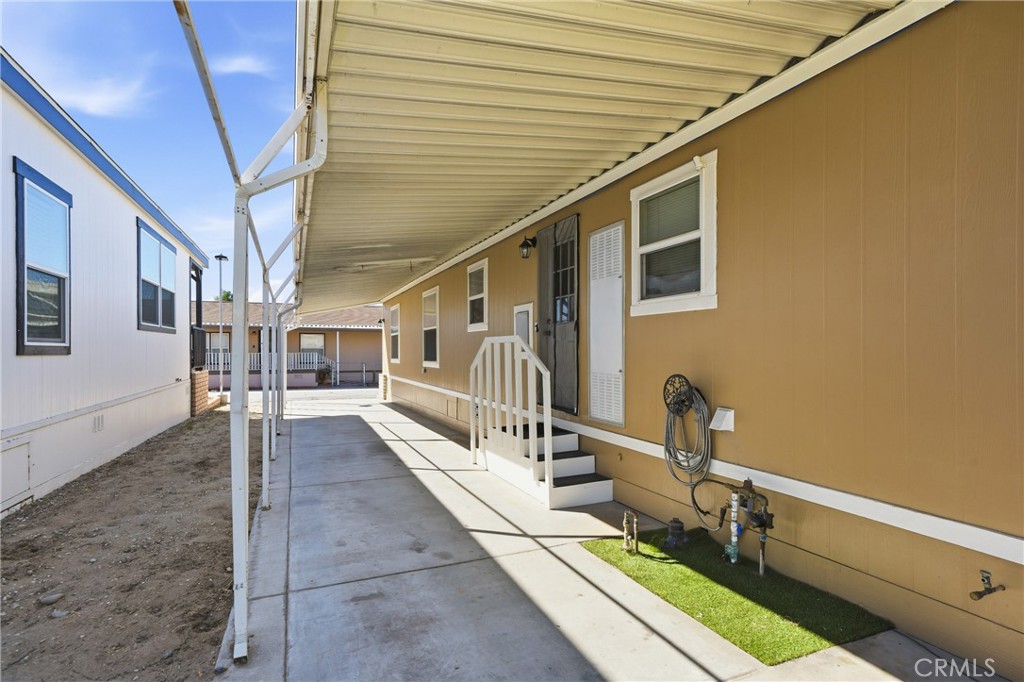 17225 Valley 69w Property Photo 3