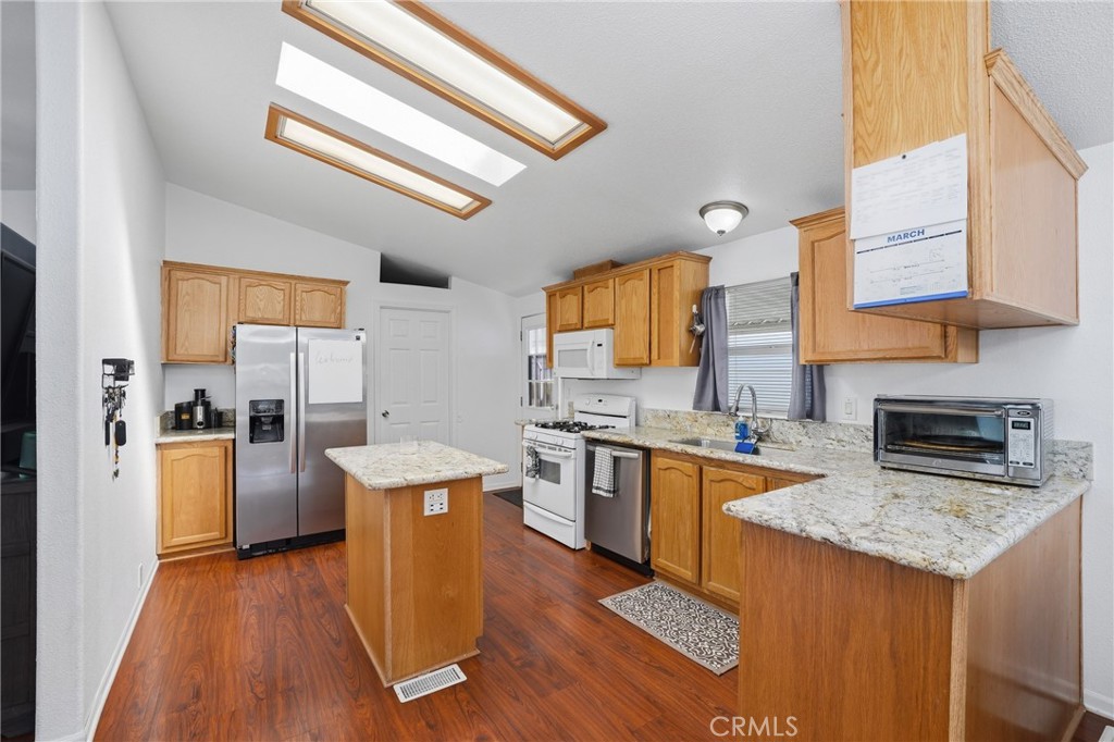 17225 Valley 69w Property Photo 6
