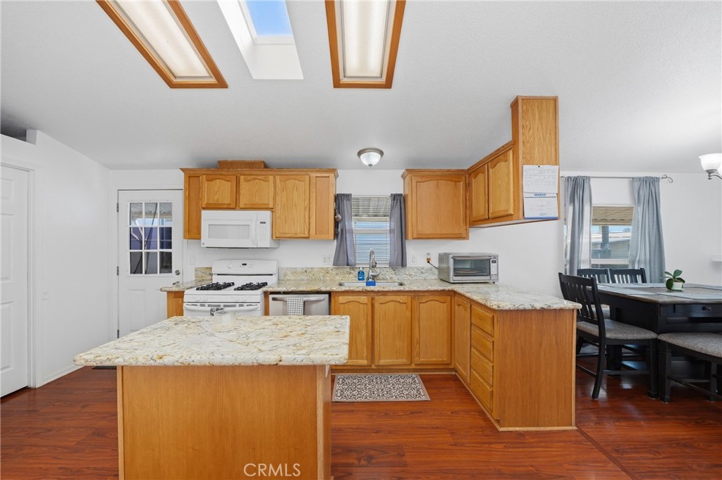 17225 Valley 69w Property Photo 7