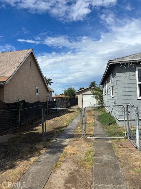7226 Tippecanoe Avenue Property Photo 3