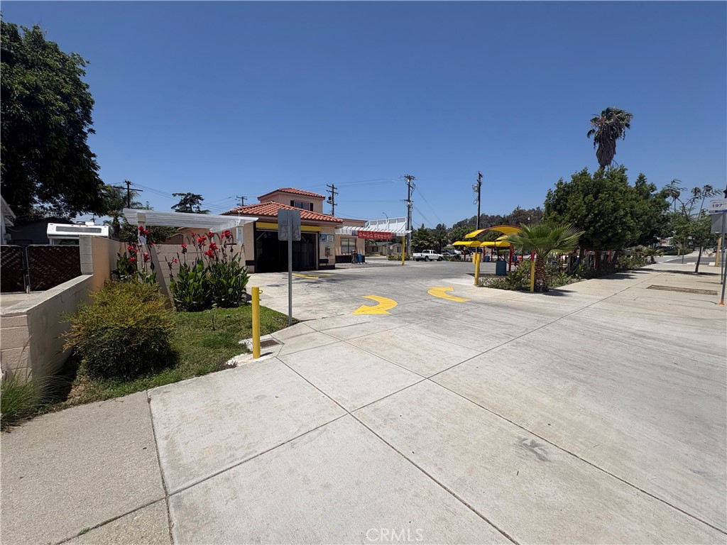 506 W Orange Grove Avenue Property Photo 8