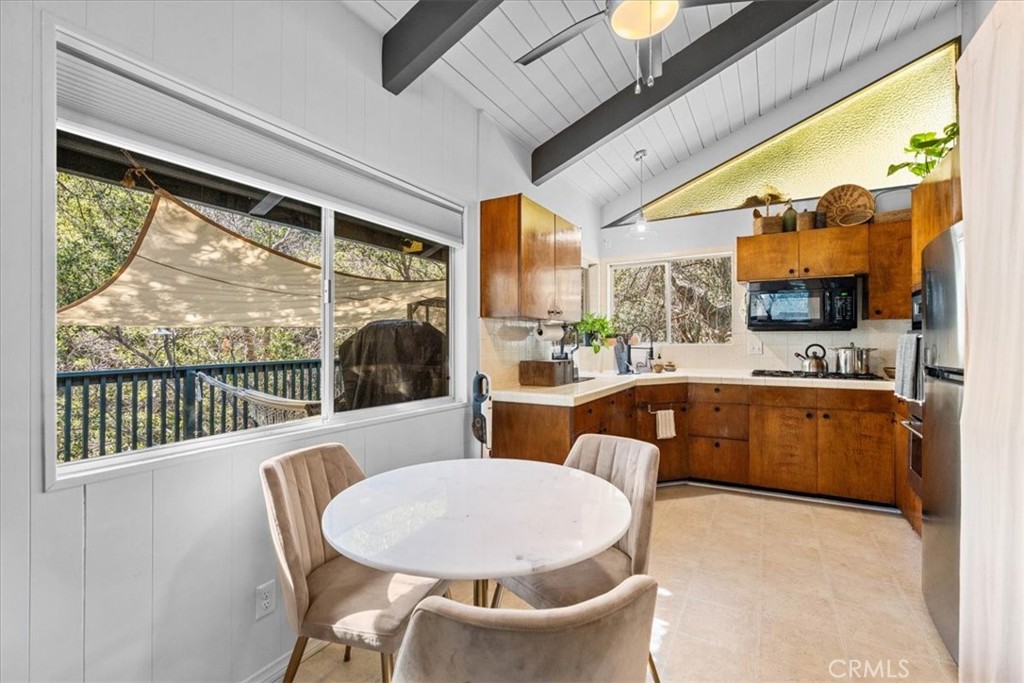 24873 Edelweiss Property Photo 10