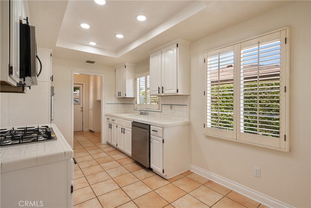 727 S Fenimore Property Photo 8