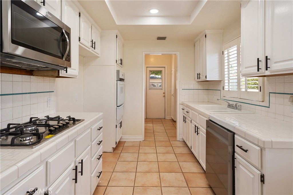 727 S Fenimore Property Photo 9